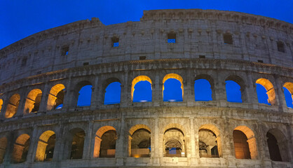 Obraz premium View of the coliseum at night. Close-up. Rome. Italy.