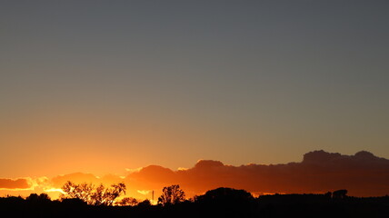 puesta de sol desde el río Llobregat, fondo de escritorio, fondo de pantalla, tarde tranquila