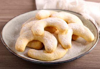 Almond crescents with icing sugar