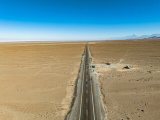 Região da placa do Trópico de Capricórnio no deserto do Atacama, Chile, na rota 23 antes do povoado de Socaire.