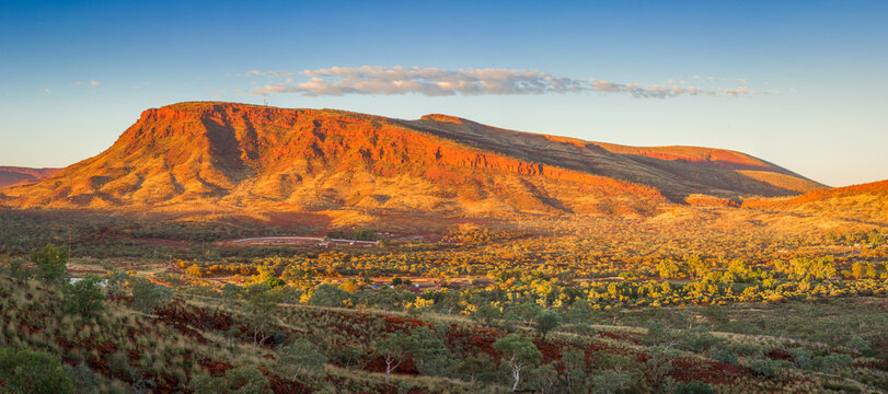 Mount Nameless at sunrise, Tom Price, Pilbara, Western Australia.