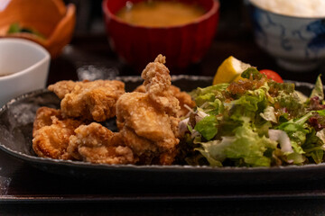 村民食堂の唐揚げ