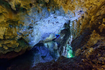 Obraz premium Stalactites in the Vrelo Cave, Matka Canyon