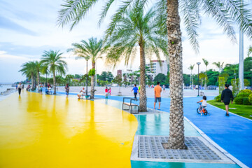 Fototapeta na wymiar Blurred image of people exercising in the park.