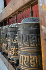 チベット仏教圏で使用されるマニ車の写真