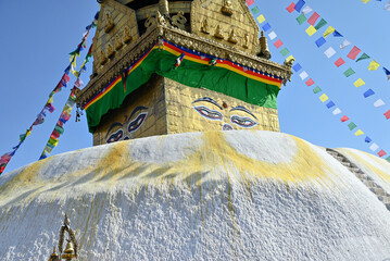 ネパールでポピュラーな仏塔の写真
