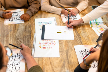 Art lettering workshop. Learning to draw letters. College classes.