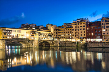 Fototapeta na wymiar Ponte Vecchio Florence Italy 