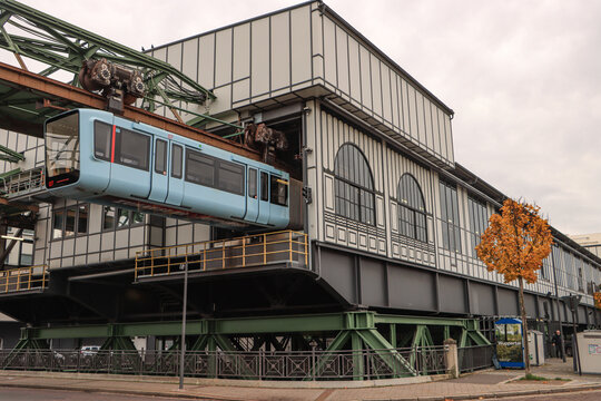 Wuppertaler Schwebebahn; Depot am Endbahnhof Oberbarmen