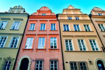 Fototapeta na wymiar facades of townhouses, Kanonia Street, Kanonia square, Old Town - UNESCO World Heritage Site, Warsaw , Poland, Europe