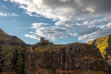 Obraz premium Devil Castle (Seytan Kalesi), also known as Cildiran Castle and Kal-I Devil, escape, demon fortress is also passed, Ardahan nearby Kars, Turkey