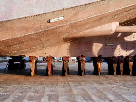 Dry-Dock Images – Browse 15,728 Stock Photos, Vectors, and Video ...