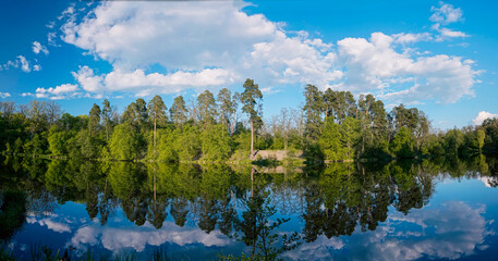 Perfect reflections in a lake