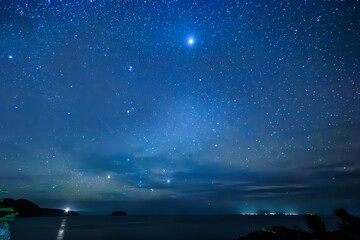 式根島小の口公園から眺める美しい星景。

東京都伊豆諸島式根島にて。
2023年11月1日〜5日撮影。
水中写真。

Beautiful starscape from Shikinejima Konokuchi Park.

At Shikinejima, Izu Islands, Tokyo.
Photo Taken November 1-5, 2023.

