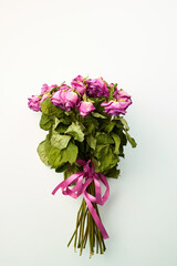 Fototapeta premium Symbolic Dried Roses: Expressing Unspoken Sentiments of Love