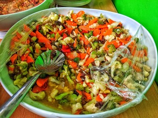Cook vegetables with various kinds of mixtures with cooking water