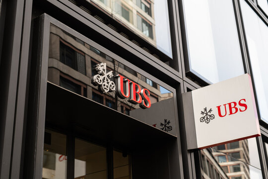 UBS Schweizer Bank Filiale Z&uuml;rich Aussenreklame