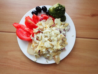 scrambled eggs with vegetables for breakfst