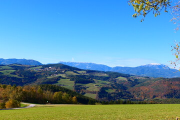 Obraz premium Wandern im Herbst, bucklige Welt, Niederösterreich