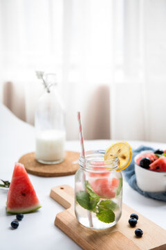 Beautiful images of watermelon juice at restaurants, mixing drinks, beautiful photos of summer drinks
