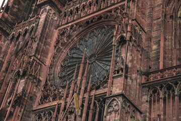 Naklejka premium Strasbourg, France, 14.11.2023. Wiew of the Cathédrale Notre-Dame de Strasbourg