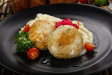 Chicken cutlet with mashed potato