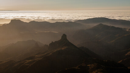 MONTAINS 