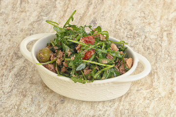 Salad with tuna and rucola