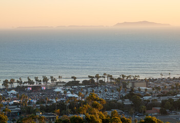 Obraz premium The Serra Cross in Ventura, CA at Sunset