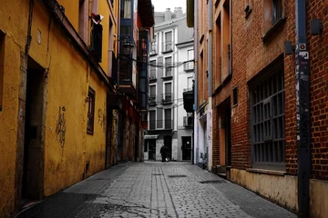Cercles muraux Ruelle étroite narrow street