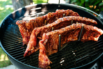 Beef Ribs und Spare Ribs am Grill - Beef Ribs and Spare Ribs on the grill