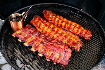 Beef Ribs und Spare Ribs am Grill - Beef Ribs and Spare Ribs on the grill