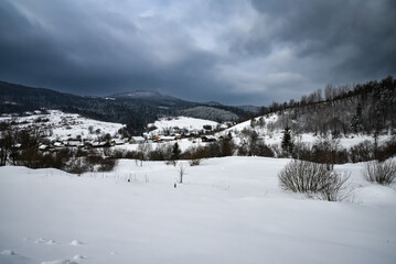 Fototapeta na wymiar Beautiful winter landscape in the Ukrainian Carpathians