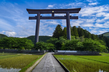 The giant torii gate of Oyu no Hara. The largest in the world, and Unesco World Heritage. The torii of Kumano Hongu Taisha in Japan. 