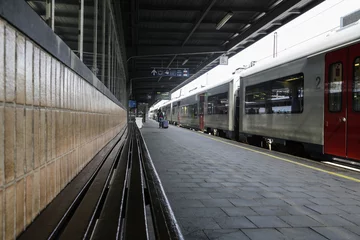 Foto op Plexiglas Brussels South Railway Station © Kartouchken