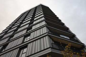 La tour Elithis, bâtiment à énergie positive, vue de l'extérieur, ville de Saint Etienne, département de la Loire, France