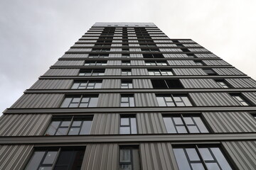 La tour Elithis, bâtiment à énergie positive, vue de l'extérieur, ville de Saint Etienne,...