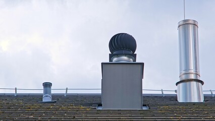 Roof Chimney with Spinning Rotary Ventilation Fan