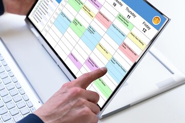 Screen Calendar for Organizing Meetings