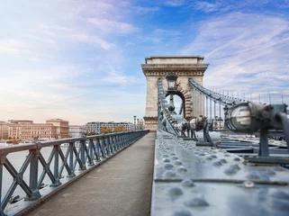 Tableaux ronds sur aluminium brossé Széchenyi lánchíd Szechenyi Chain Bridge in Budapest. Hungary.
