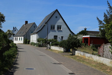 Fototapeta na wymiar Blick auf das Zentrum der Ortschaft Hörnum auf der Nordseeinsel Sylt