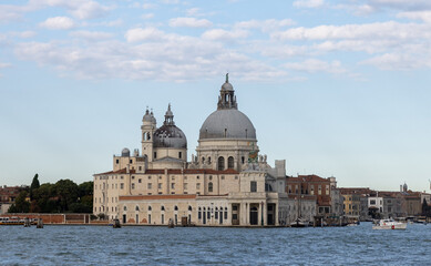 Fototapeta na wymiar Basilica di Santa Maria della Salute at Venezia