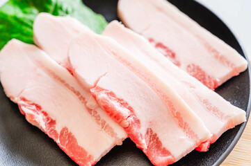 脂身の多い豚バラ肉