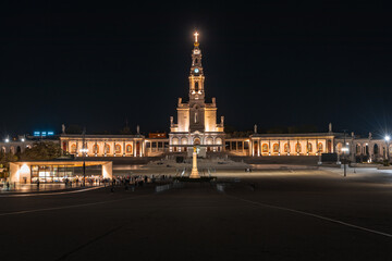 Fototapeta premium Fatima sanctuary at night