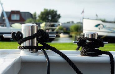 Das Tau am Bootsanleger