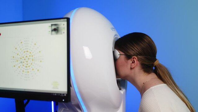 Diagnostics in an ophthalmic clinic with modern technologies. Ophthalmology. Visual field testing - automated computer perimeter.
