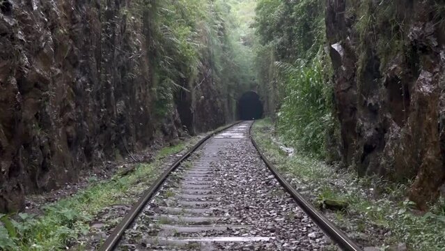 Sri Lanka which is &ldquo;Singimale tunnel&rdquo; lies between Hatton and Kotagala railway stations.