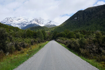 Fototapeta premium road in mountains in new zealand