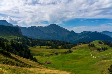 Fototapeta na wymiar Panoramic view of Swiss mountains and Lake Lucerne.