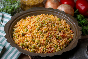 Bulgur pilaf with peas; Turkish name; Bezelyeli bulgur pilavi